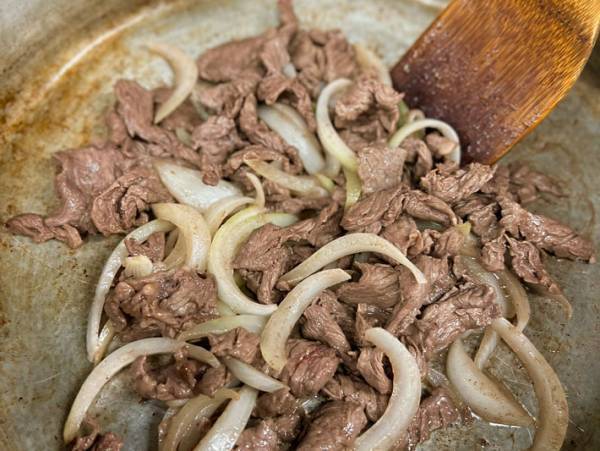 「赤ワインなしでも十分おいしい」　ハヤシライスのレシピに反響　「ルーなしでも簡単」「目からウロコ」