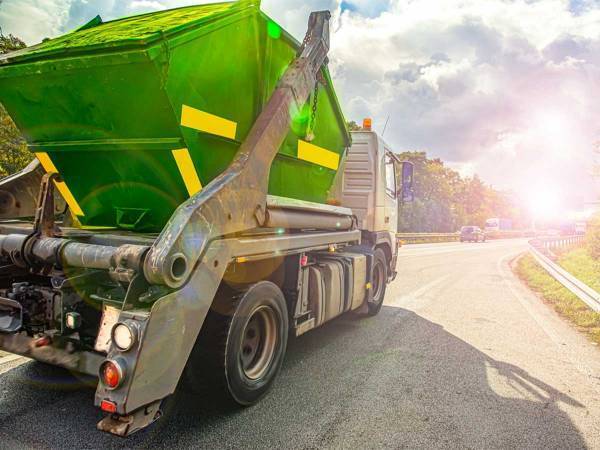 「感動した」「最高」　ゴミ収集車に大興奮の自閉症の男の子　すると作業員が…？