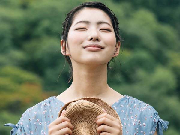 人は、どのように変容するのか　夏の終わり、生きものたちの姿に、ふと自分を重ねる