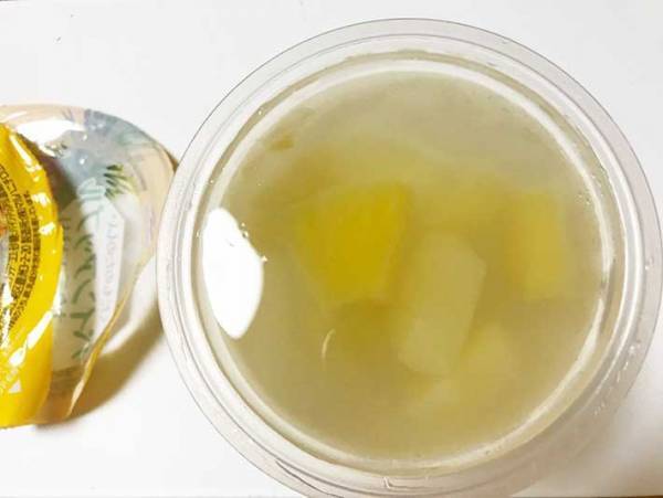 たったこれだけ！？　ゼリーの液が飛び散らずに、キレイに剥がす方法！