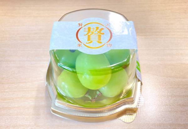 「旬のブドウをちょっとだけ食べたい」　全農がファミマで発売したものは？
