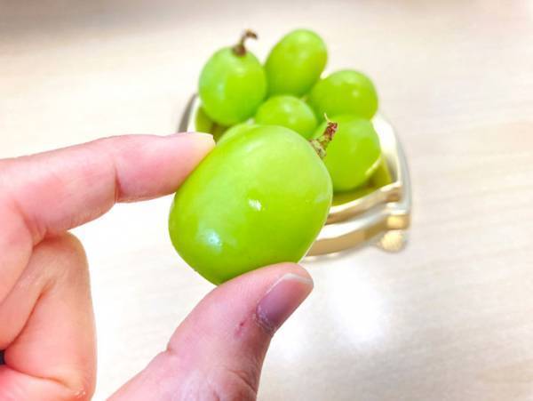 「旬のブドウをちょっとだけ食べたい」　全農がファミマで発売したものは？
