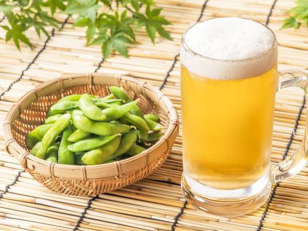 枝豆をつまみに、冷えたビールを飲む！　実は理に叶った組み合わせ