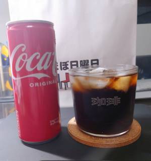 「考えた人、天才！」「賢すぎる」　コップに飲み物を注いで起きた変化が？