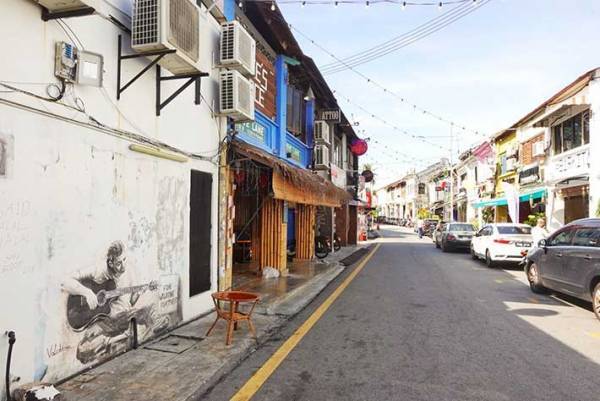 マレーシアの公園にあった看板が？　注意書きに「頭がこんがらがる…」