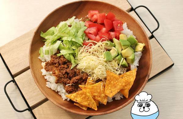 「お店の賄いで出したら瞬殺された」　シェフ考案のタコライスレシピがこちら