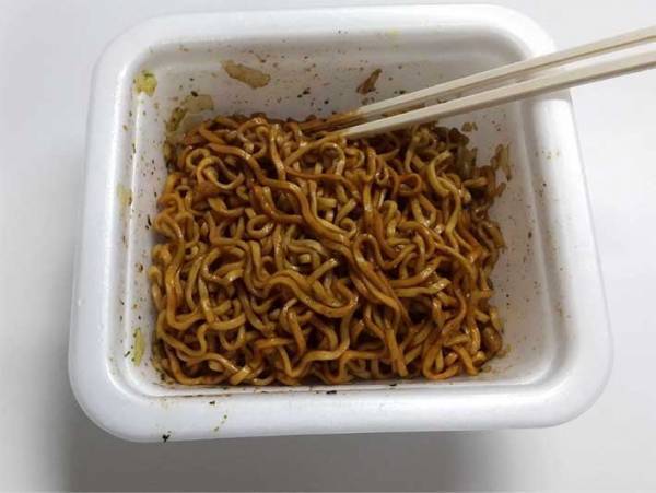 夢のコラボ！？　明星×築地銀だこ共同開発の『たこ焼味 焼そば』を食べてみた