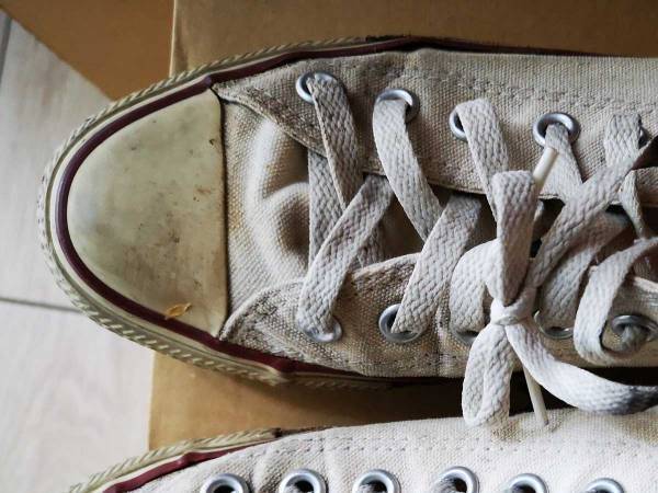 ボロボロのスニーカーを捨てるのは待って！　警視庁推奨の使い道が？