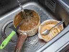 カレー後の鍋を簡単にキレイにする方法　まずはごはんを用意すると？