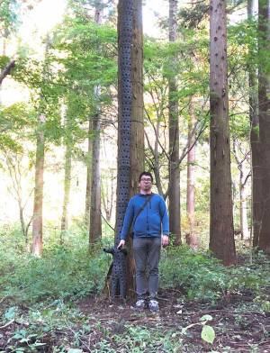 『恋人との記念撮影』が周囲から見ると…　ホラーな状況に「あれ？」「怖い」