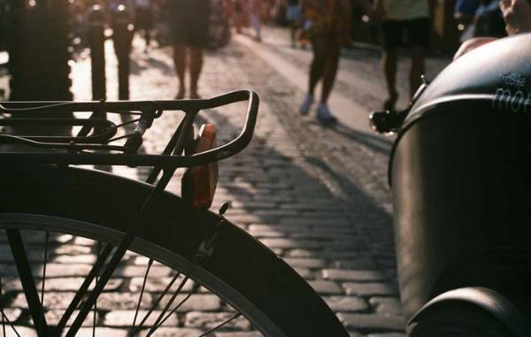 困っている人にさっと声をかけ、手を差し伸べる反射力が、世の中を穏やかにするのではないか