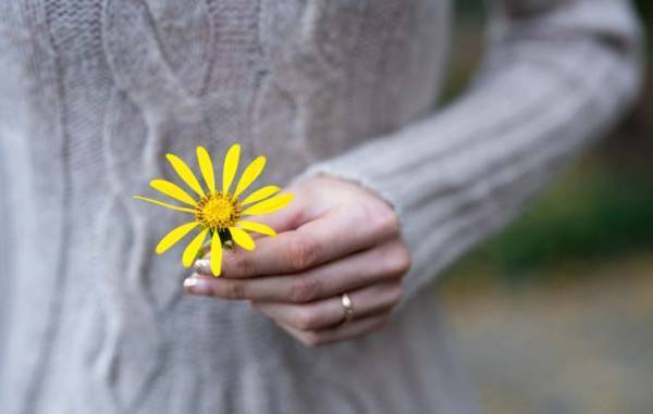 困っている人にさっと声をかけ、手を差し伸べる反射力が、世の中を穏やかにするのではないか