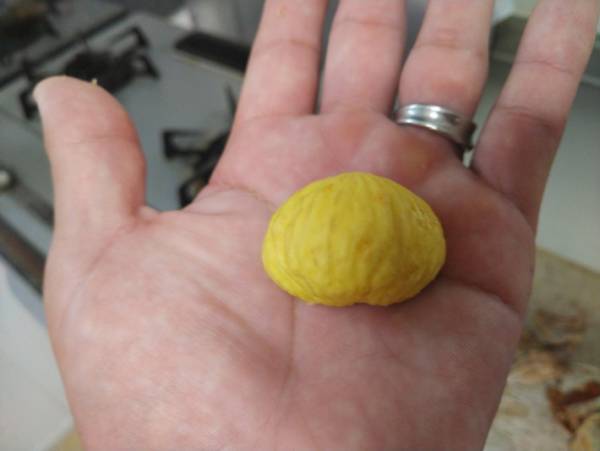 面倒な栗の下処理も、これで解決！　超簡単な方法に「目からウロコ」