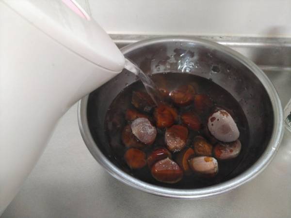 面倒な栗の下処理も、これで解決！　超簡単な方法に「目からウロコ」