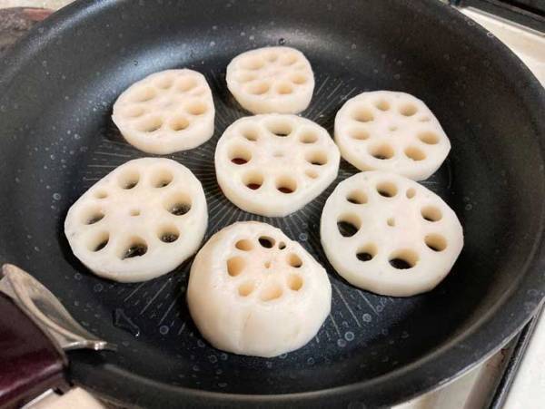 レンコンを使った簡単レシピに「面倒な食材じゃなかったんだ！」