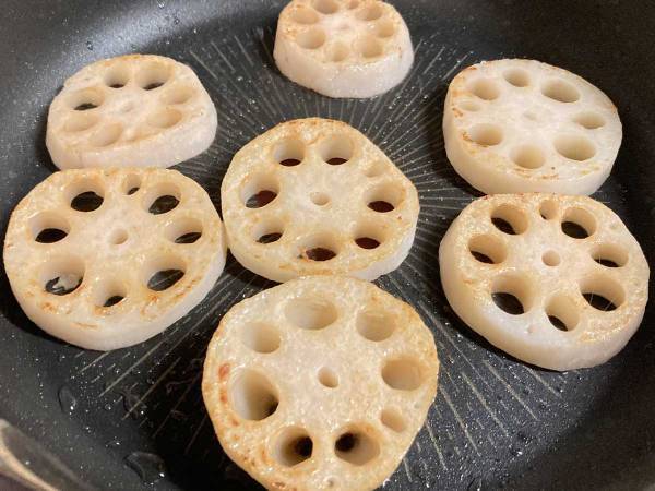 レンコンを使った簡単レシピに「面倒な食材じゃなかったんだ！」