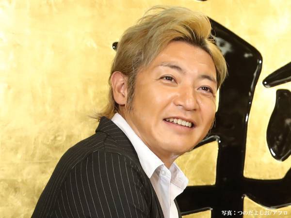 「原形が分からない」との声が続出！　つるの剛士が『BLEACH』キャラのコスプレを披露