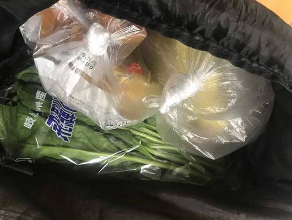 スーパーで買った菓子パン　潰さずに、簡単に持ち帰る方法があった！