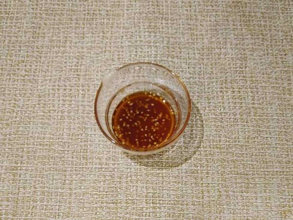 サラダ以外にもオススメ！　カルディの『サラダの旨辛たれ』と相性抜群な食材は…