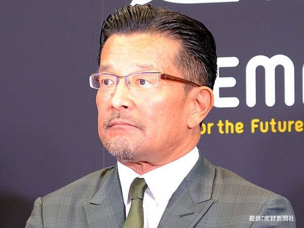 「日本人の恥を晒し、本当に悔しい」　メイウェザーへの『花束投げ捨て』に榊原CEOが謝罪