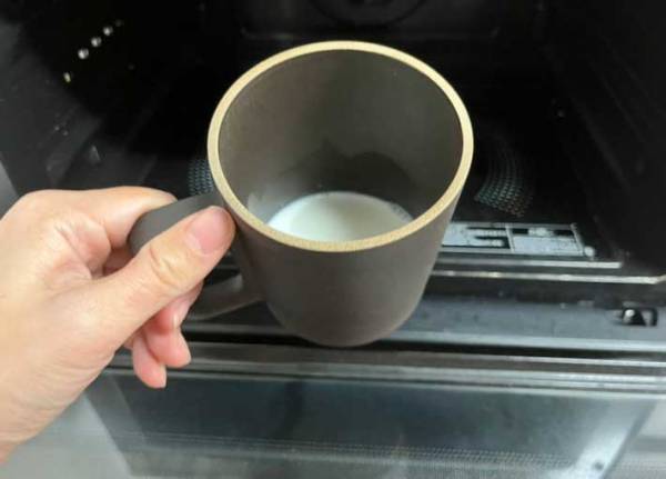 肌寒い朝晩に、ホッとひと息　『マシュマロミルクティー』の作り方は？　「優しい味に癒される」