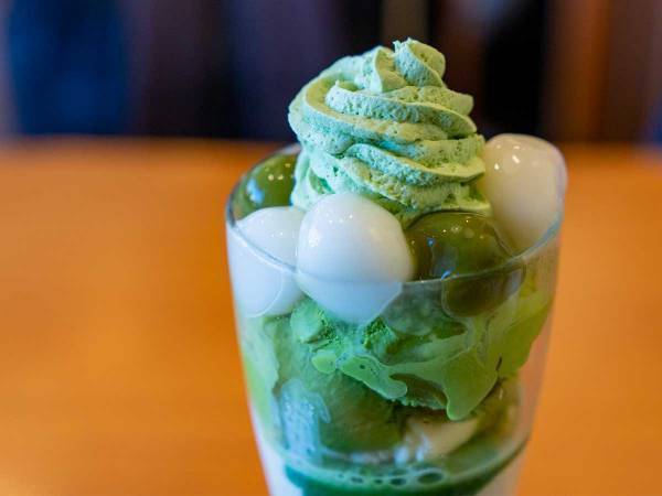 「パフェ食べたい」とつぶやいた妻　リビングに戻ると…？「素敵」「泣いた」