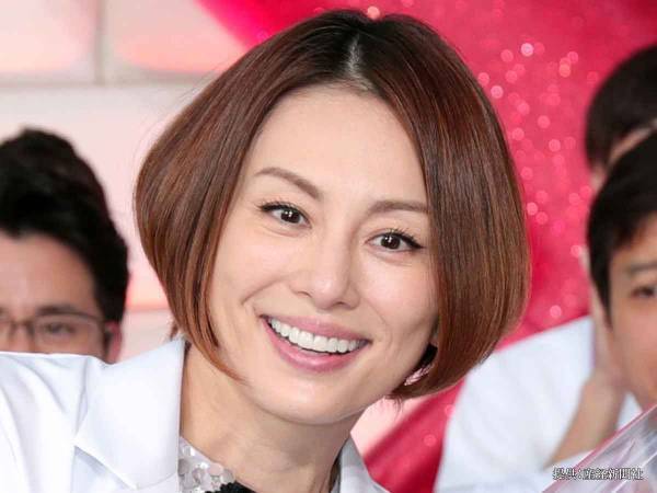 主演舞台を降板した米倉涼子　メッセージと病状に、世界から「頑張って！」