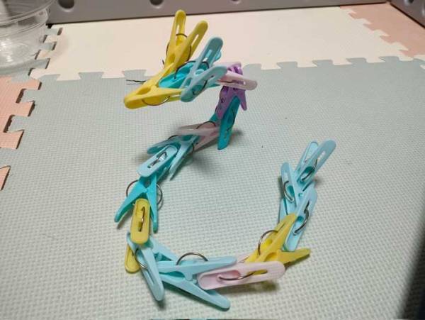 息子に教えた洗濯バサミの使い方　「懐かしい！」