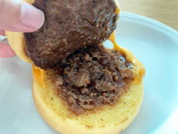 すき焼きに卵は鉄板でしょう！　マクドナルドの『こく旨 すき焼き月見』を実食