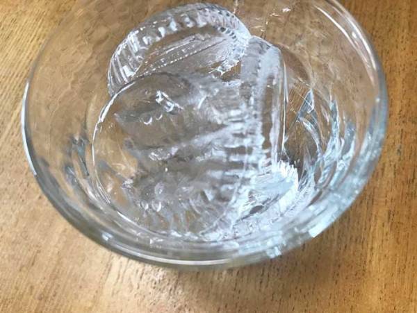 氷を作り忘れてしまった…　すぐ使いたい時、時短で作る方法がこちら！