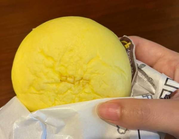 「寒いから買いに行こう」　ファミマでセール中の『ココイチ監修 チーズカレーまん』　気になる味は？