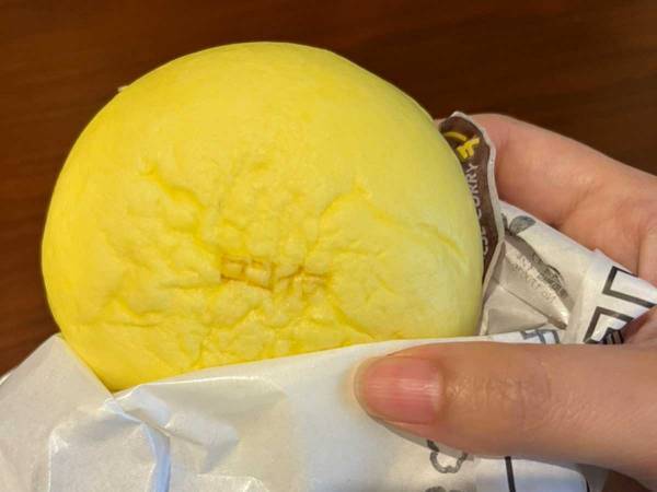 「寒いから買いに行こう」　ファミマでセール中の『ココイチ監修 チーズカレーまん』　気になる味は？