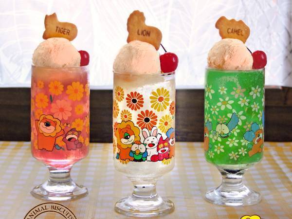 『たべっ子どうぶつ』にレトログッズが登場！　昭和レトロなデザインがたまらない
