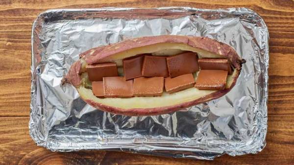 「ヤバいものを爆誕させた」　スーパーの焼きいもで作る『悪魔の食べもの』とは？　「これは罪深い」