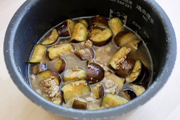 『ナスの炊き込みご飯』が「泣きたくなるくらい最高」　レシピに「絶対に作る！」「たまらん」