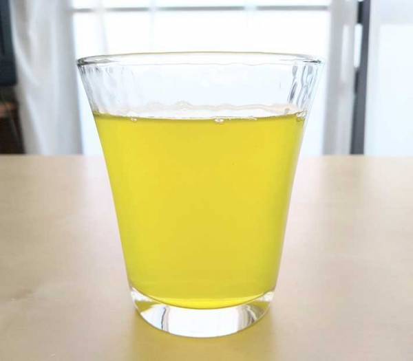 『オロナミンＣ』に緑茶を…？　爆誕したアレンジドリンクに「気になってた」「今度やってみる」