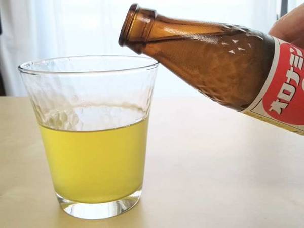 『オロナミンＣ』に緑茶を…？　爆誕したアレンジドリンクに「気になってた」「今度やってみる」