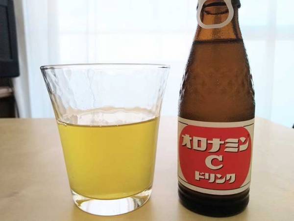 『オロナミンＣ』に緑茶を…？　爆誕したアレンジドリンクに「気になってた」「今度やってみる」
