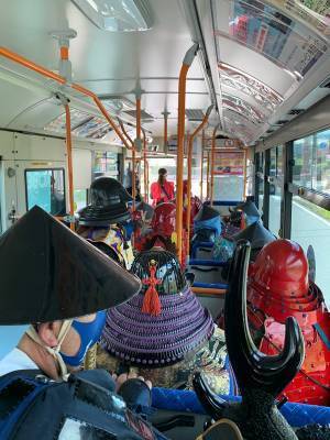 もしも戦国時代が現代まで続いていたら…　ギャップあふれる光景にクスッ！