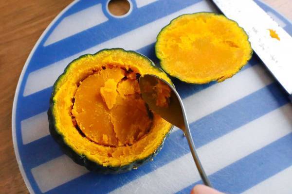 悪魔的なおいしさ！　カボチャを丸ごと使う『グラタン』の作り方は？　「簡単」「やってみたい」