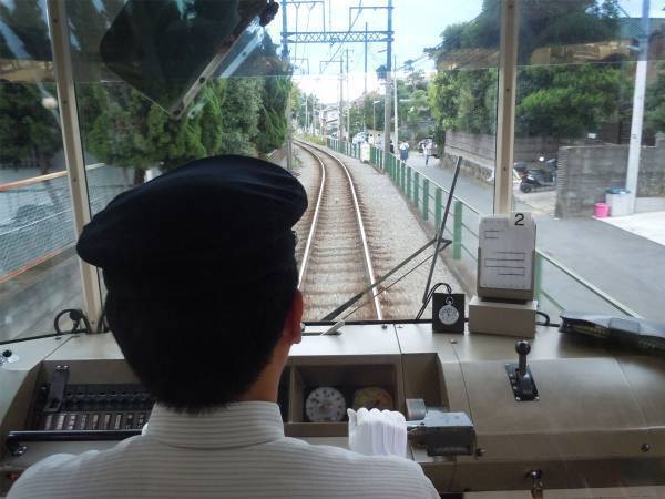 マナー違反の観光客について『江ノ電』が注意を投稿　その危険な行為とは…