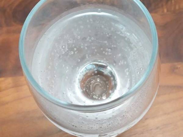 樽の香りとは…？　こだわり酒場シリーズの『樽香るレモンサワー』を飲んでみた