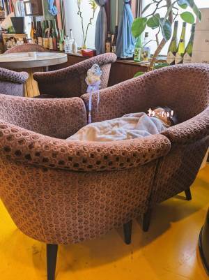 ベビーカーで入店OKかを聞こうとした母親　店員の対応に感激！