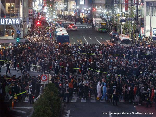 例年盛り上がるハロウィン　『持ち物』に「通報されてもおかしくない」の声