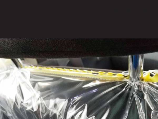 後部座席に乗ってると、ちょっと退屈…　快適に動画が見れる方法に目からウロコ！