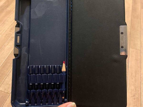 小１息子の筆箱が空っぽ…　母親が理由を聞くと？　「笑った」「大丈夫、うちも同じ」