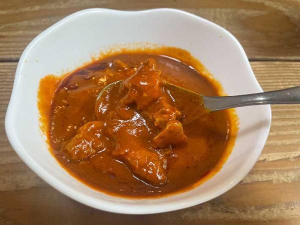 １４０円の差があるけど…　無印良品の『バターチキン』と『クリーミーバターチキン』はどう違う？