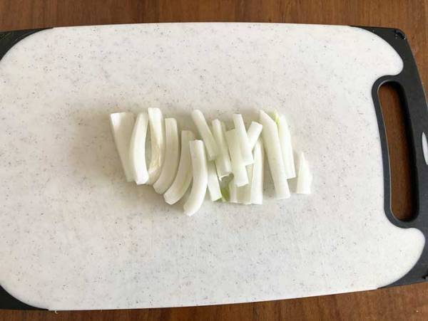 もう前の切り方には戻れない…！　硬い白菜の芯が、トロトロに柔らかくなる方法