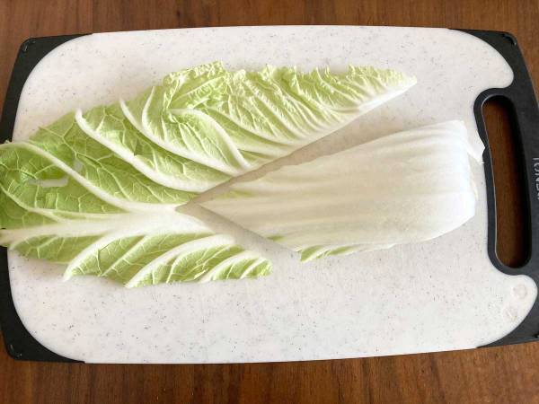 もう前の切り方には戻れない…！　硬い白菜の芯が、トロトロに柔らかくなる方法