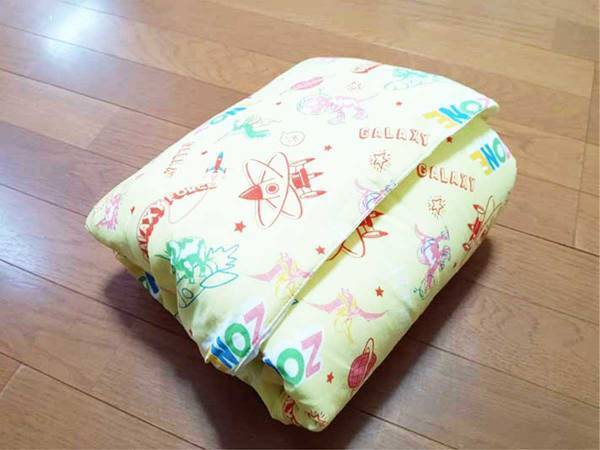 「このやり方…使える」　持ち運びに便利！　ふとんやタオルの簡単なたたみ方